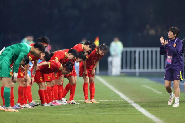 柠檬直播体育-2023中国足坛显眼包：狂飙继续足协换届 女足溃败