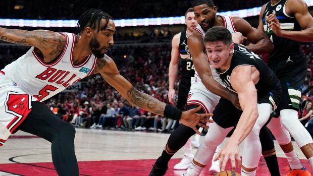 1650691308213012602.jpg 柠檬直播体育-30分惨败创队史纪录!公牛耻辱一战送还主场优势