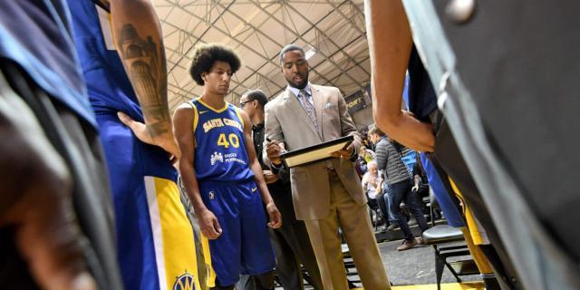 柠檬直播体育-绿军大转折背后：乌多卡展现才华 坚持传统双塔