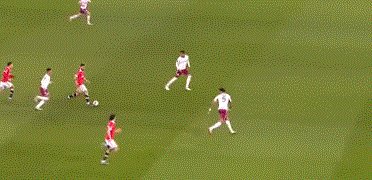 1641856481256097707.gif 【足总杯】两后腰连线破门 门楣+VAR相助 曼联晋级