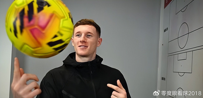 柠檬直播-今夏胖虎离队,曼联满世界物色心仪替代者,5大热门候选者浮现|卡塞米罗|埃利奥特-安德森|若昂·菲利克斯|马里奥-戈麦斯|安德烈-戈麦斯_新浪体育_新浪新闻