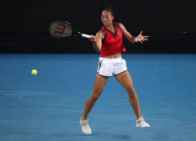 柠檬直播-张奔斗：强势开启2022赛季后，是时候了解郑钦文了