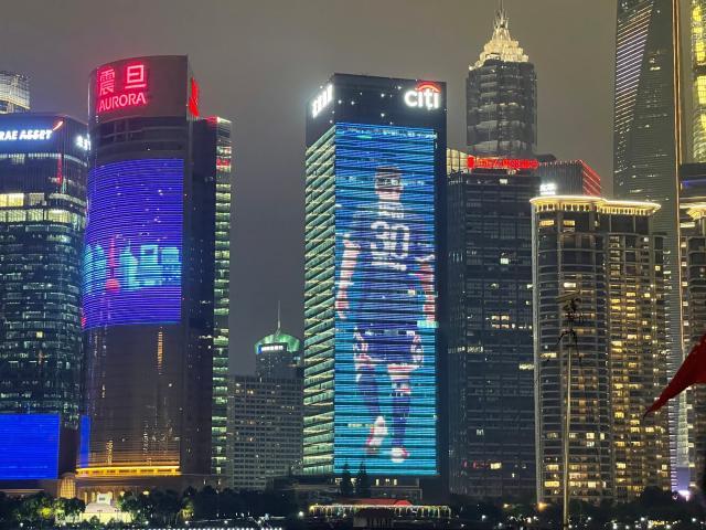 1629555853047068512.jpg 【夜读】梅西和内马尔又去找苏亚雷斯玩了