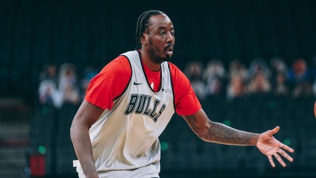 1616914861044000811.jpg 柠檬直播体育-30岁防守悍将加盟公牛 阿米奴将扮演年轻人导师