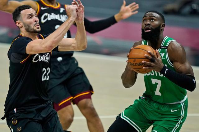 1616058036196003709.jpg 柠檬直播体育-负骑士胜率跌回50% 动荡绿军何时按下交易按钮?