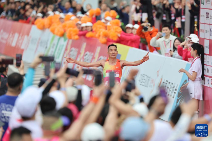 柠檬体育直播中超直播-2026淮安马拉松开跑|大运河|淮安站|江苏省|新华社|马拉松系列赛_新浪体育_新浪新闻