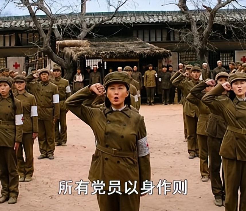 柠檬直播-《战旗如画》吐槽满天飞!战士年过半百、坦克上涂鸦,太假了