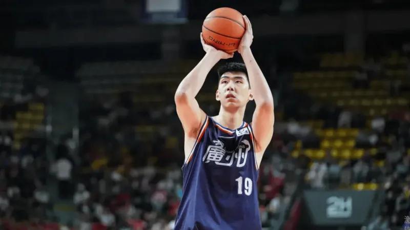 柠檬直播-CBA最佳阵容3人成大赢家!李弘权逐步提升,庞峥麟+徐昕获认可!