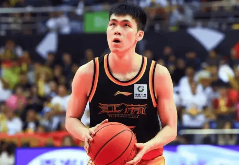 柠檬直播-CBA最佳阵容3人成大赢家!李弘权逐步提升,庞峥麟+徐昕获认可!